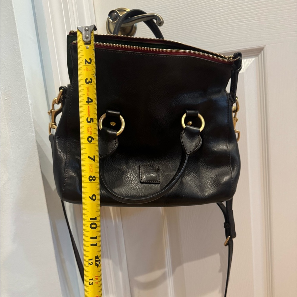 Elegant Black Leather Handbag
